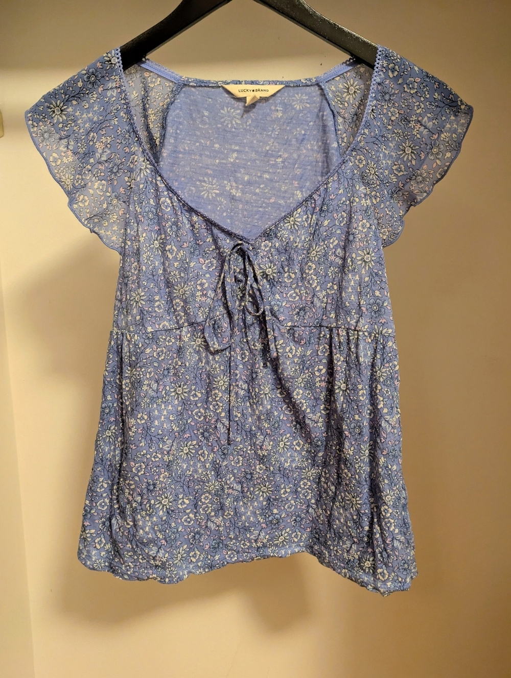 Lucky Brand Light Blue Floral Tie-Neck Flutter Top
